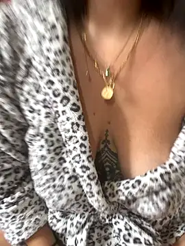 Snapshot of Luccreccia_ chatting on 18, 10, 2025 Luccreccia online show from 18, 10, 2025