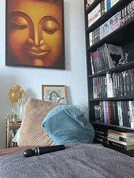 Snapshot of Luccreccia_ chatting on 20, 10, 2025 Luccreccia online show from 20, 10, 2025