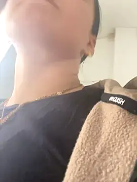 Snapshot of Luccreccia_ chatting on 29, 10, 2025 Luccreccia online show from 29, 10, 2025