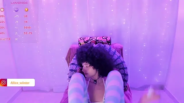 Snapshot of Alice_winter_ chatting on 1, 1, 2025 Alice winter online show from 1, 1, 2025