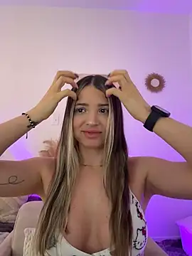 Ashleyjenner  online show from 11, 4, 2026