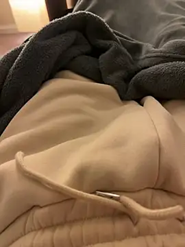 Snapshot of HannesDicks chatting on 27, 12, 2024 HannesDicks online show from 27, 12, 2024