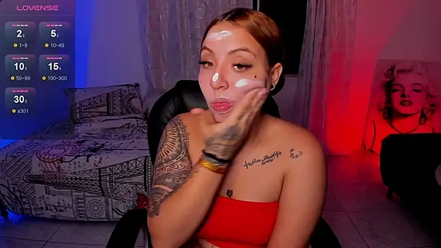 Snapshot of KetziaDoll chatting on 9, 10, 2025 KetziaDoll online show from 9, 10, 2025