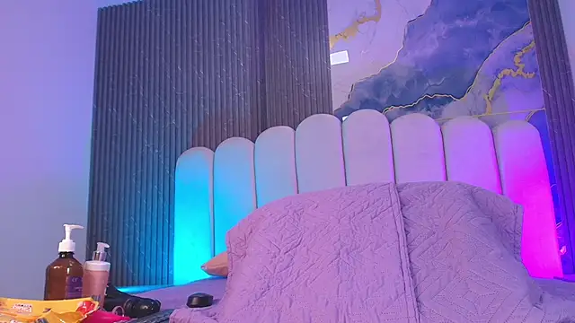 hot dione online show from 4, 12, 2025