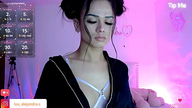 Snapshot of alee_lenoxx chatting on 27, 1, 2025 alee lenoxx online show from 27, 1, 2025