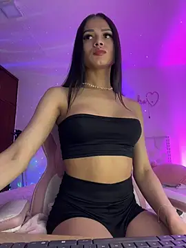 Snapshot of alee_lenoxx chatting on 2, 3, 2025 alee lenoxx online show from 2, 3, 2025