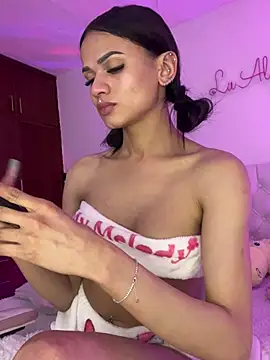 Snapshot of alee_lenoxx chatting on 18, 3, 2025 alee lenoxx online show from 18, 3, 2025