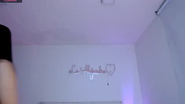 Snapshot of alee_lenoxx chatting on 27, 11, 2025 alee lenoxx online show from 27, 11, 2025