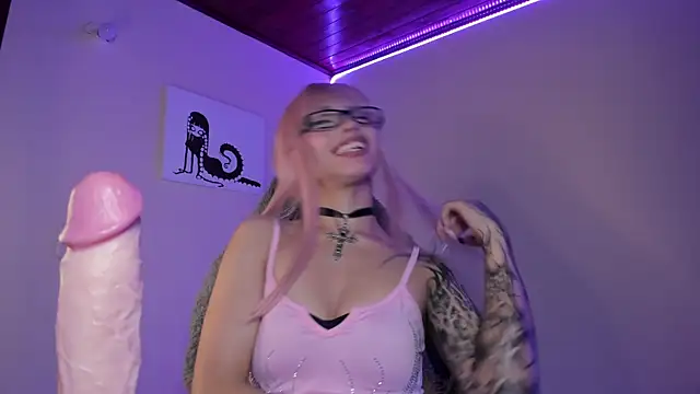 Snapshot of satanbabee chatting on 23, 1, 2025 satanbabee online show from 23, 1, 2025