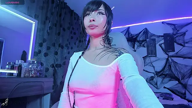 Snapshot of satanbabee chatting on 3, 10, 2025 satanbabee online show from 3, 10, 2025