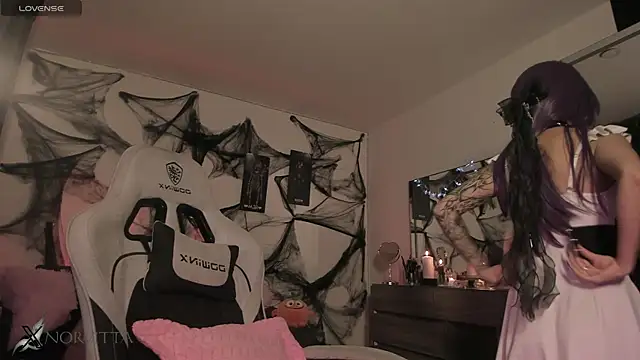 Snapshot of satanbabee chatting on 12, 10, 2025 satanbabee online show from 12, 10, 2025