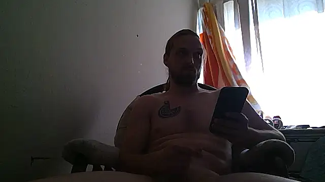 Snapshot of VitaminmanFL chatting on 11, 2, 2025 VitaminmanFL online show from 11, 2, 2025