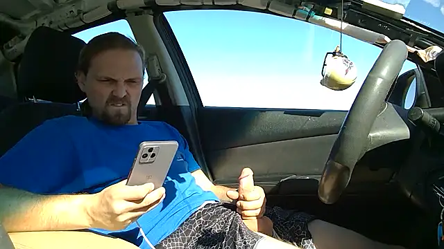 Snapshot of VitaminmanFL chatting on 13, 11, 2025 VitaminmanFL online show from 13, 11, 2025