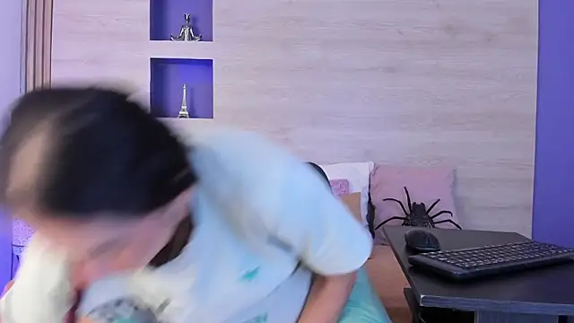 Snapshot of Dakotagloss chatting on 24, 10, 2025 Dakotagloss online show from 24, 10, 2025