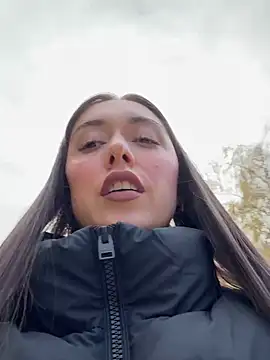 emiliasommer online show from 26, 10, 2025