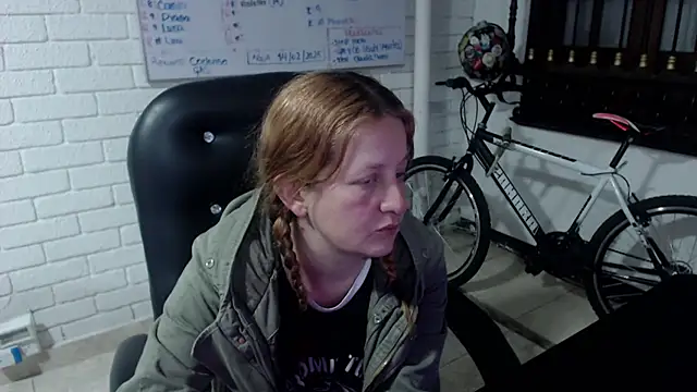 ViioletaMora online show from 27, 2, 2025