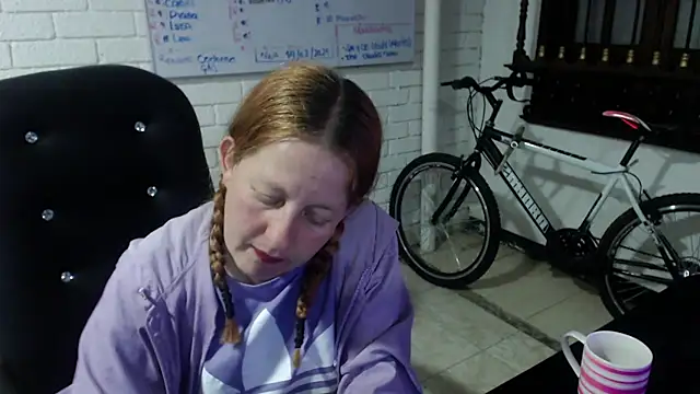 ViioletaMora online show from 28, 2, 2025