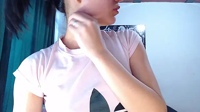 Ariel Zeo1 online show from 5, 12, 2024