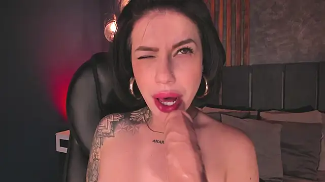 Hannah Borbon online show from 21, 3, 2025