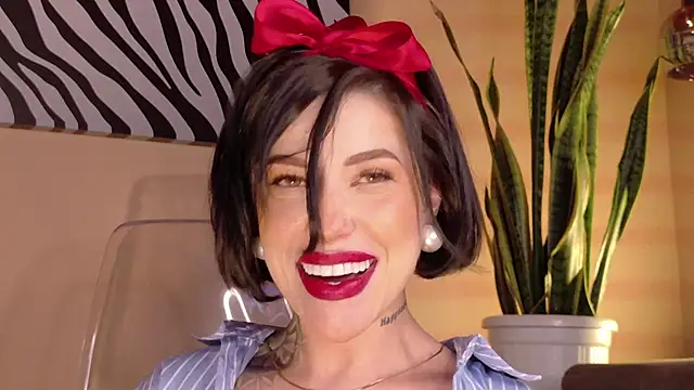 Hannah Borbon online show from 1, 10, 2025