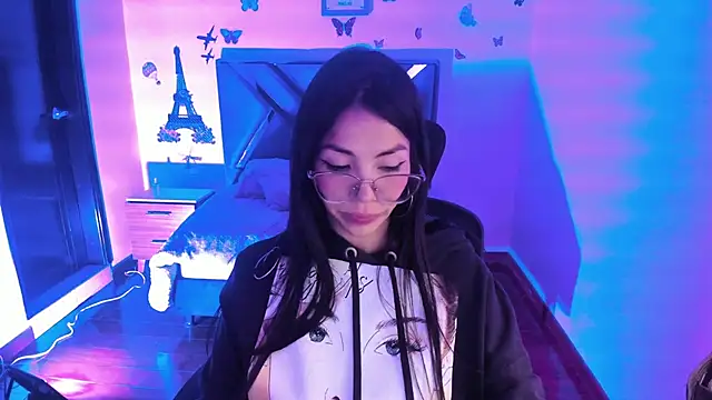 Snapshot of Aylinn_diaz chatting on 6, 12, 2024 Aylinn diaz online show from 6, 12, 2024