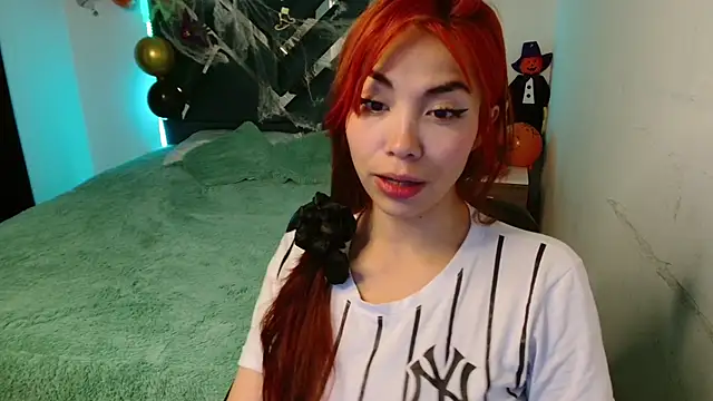 Snapshot of Aylinn_diaz chatting on 30, 10, 2025 Aylinn diaz online show from 30, 10, 2025