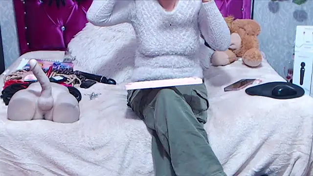 AyshaScott online show from 18, 4, 2026