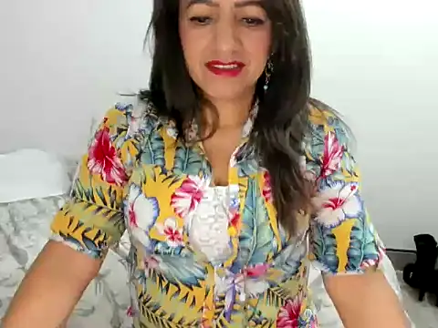 Snapshot of MonicaGarcia_ chatting on 1, 3, 2025 MonicaGarcia online show from 1, 3, 2025