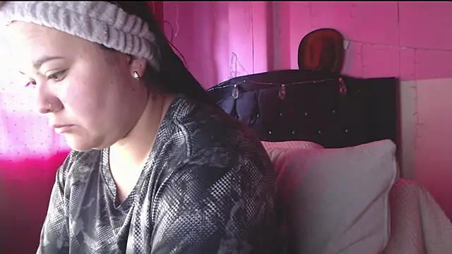 Snapshot of NikkiRous_ chatting on 7, 4, 2026 NikkiRous online show from 7, 4, 2026