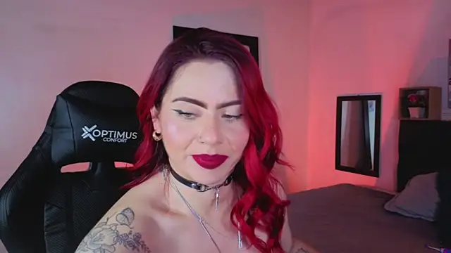 Snapshot of Dulce_charlottee chatting on 15, 4, 2026 Dulce charlottee online show from 15, 4, 2026