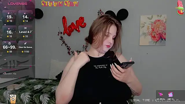 Snapshot of Crystal_Chris chatting on 28, 2, 2025 Crystal Chris online show from 28, 2, 2025