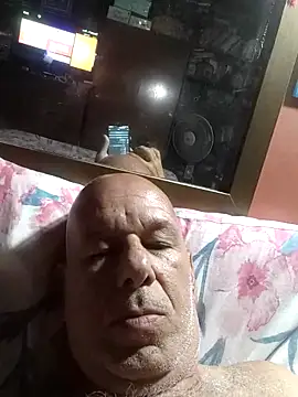 Snapshot of FabiQuilmes chatting on 4, 3, 2025 FabiQuilmes online show from 4, 3, 2025