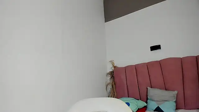 Tahira 21  online show from 20, 11, 2025