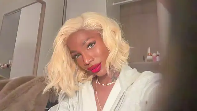 Snapshot of _lizsamantha chatting on 16, 12, 2025 lizsamantha online show from 16, 12, 2025