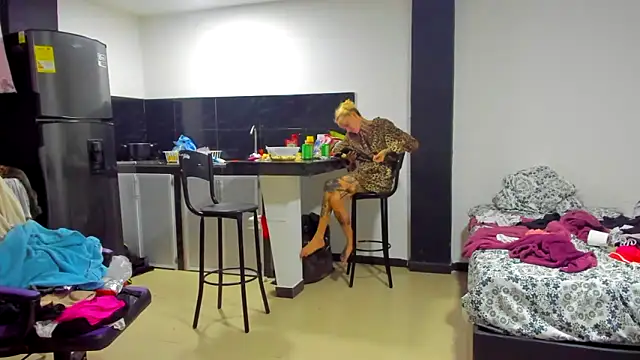 barbara anal squirt  online show from 13, 3, 2025