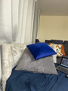 Snapshot of CarlaBeckky chatting on 4, 12, 2025 CarlaBeckky online show from 4, 12, 2025