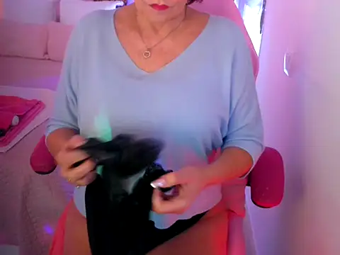 Snapshot of aubade246 chatting on 4, 11, 2025 aubade246 online show from 4, 11, 2025