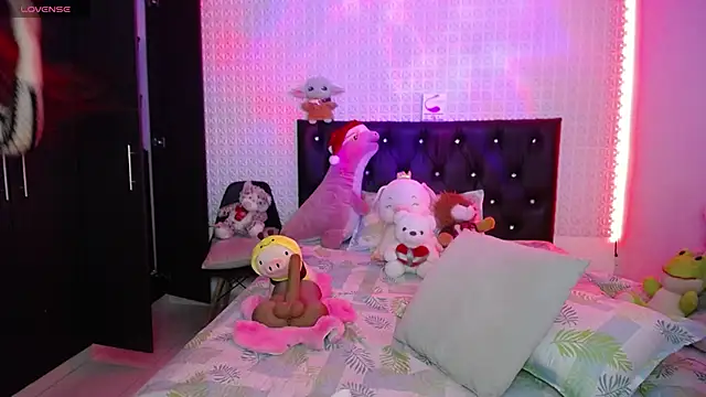 Snapshot of redgirlofficial chatting on 27, 12, 2024 redgirlofficial online show from 27, 12, 2024