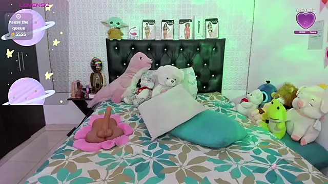 Snapshot of redgirlofficial chatting on 26, 9, 2025 redgirlofficial online show from 26, 9, 2025