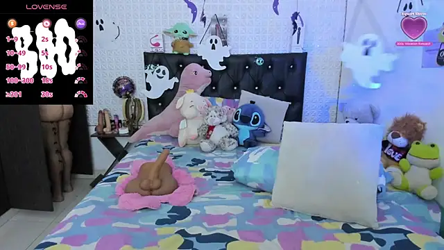 Snapshot of redgirlofficial chatting on 14, 10, 2025 redgirlofficial online show from 14, 10, 2025