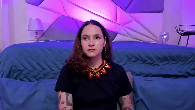 AnnyThompson  online show from 18, 1, 2025