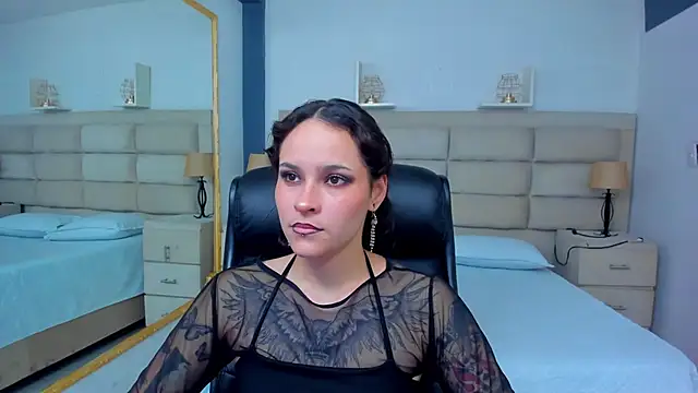 AnnyThompson  online show from 16, 10, 2025