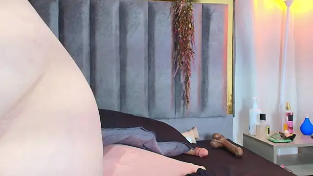 Zoe Curvy online show from 14, 2, 2026