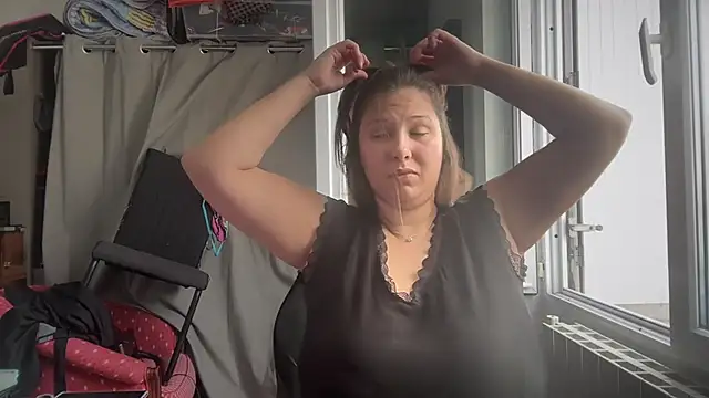 Snapshot of minette-sexy chatting on 7, 11, 2025 minette-sexy online show from 7, 11, 2025