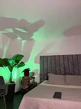 Snapshot of milaivanova chatting on 3, 11, 2025 milaivanova online show from 3, 11, 2025