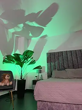 Snapshot of milaivanova chatting on 17, 11, 2025 milaivanova online show from 17, 11, 2025