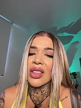 Snapshot of milaivanova chatting on 20, 11, 2025 milaivanova online show from 20, 11, 2025