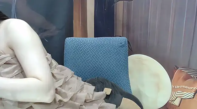 Snapshot of KaleAnisa chatting on 5, 3, 2025 KaleAnisa online show from 5, 3, 2025