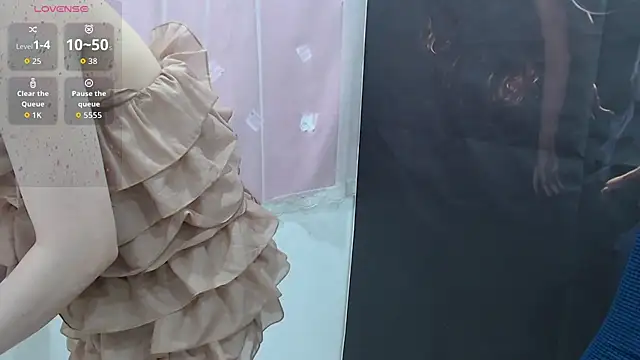 Snapshot of KaleAnisa chatting on 14, 9, 2025 KaleAnisa online show from 14, 9, 2025