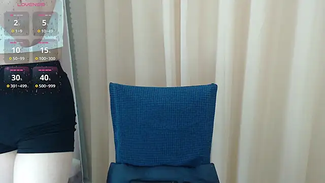 Snapshot of KaleAnisa chatting on 11, 10, 2025 KaleAnisa online show from 11, 10, 2025